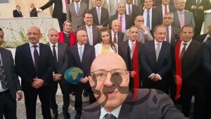 النادي المصري في العين يشارك في اللقاء الموسع الذي عقده معالي وزير الخارجية في مقر السفارة المصرية في أبو ظبي . 